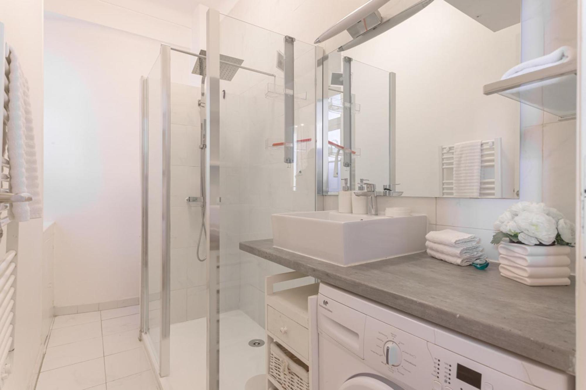 Flat In The Heart Of Apartment *